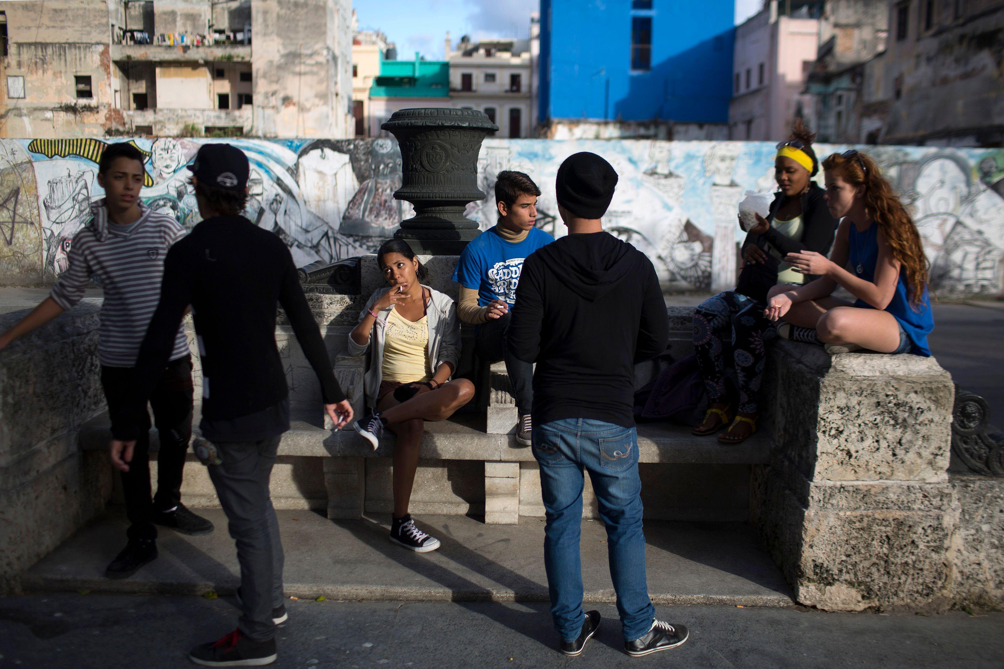 Un grupo de adolescentes cubanos. Foto: Alexandre Meneghini/Reuters/Imagen de archivo. 