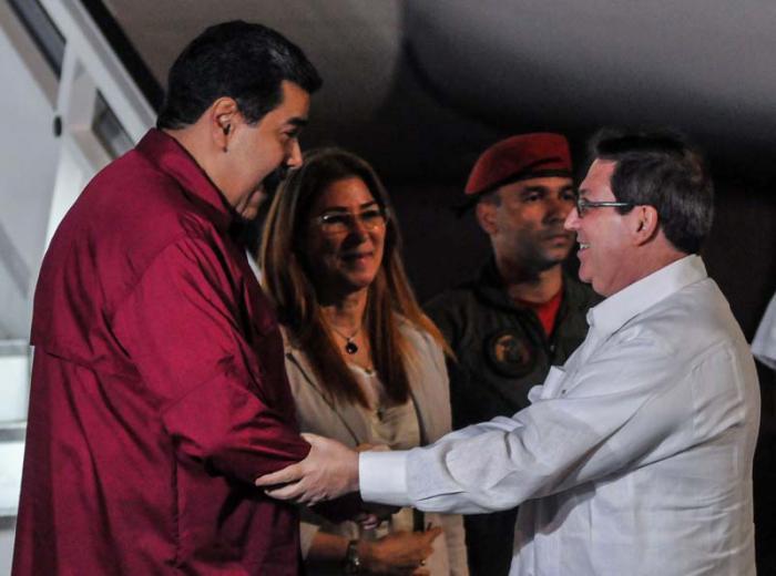 Nicolás Maduro es recibido en La Habana en 2018 por el ministro de Relaciones Exteriores, Bruno Rodríguez Parrilla. Foto: tomada de Granma/Archivo. 