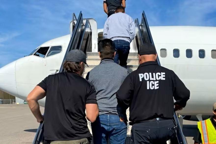 Deportaciones de migrantes indocumentados desde Estados Unidos. Foto: Facebook Immigration And Customs Enforcement/Imagen de referencia. 