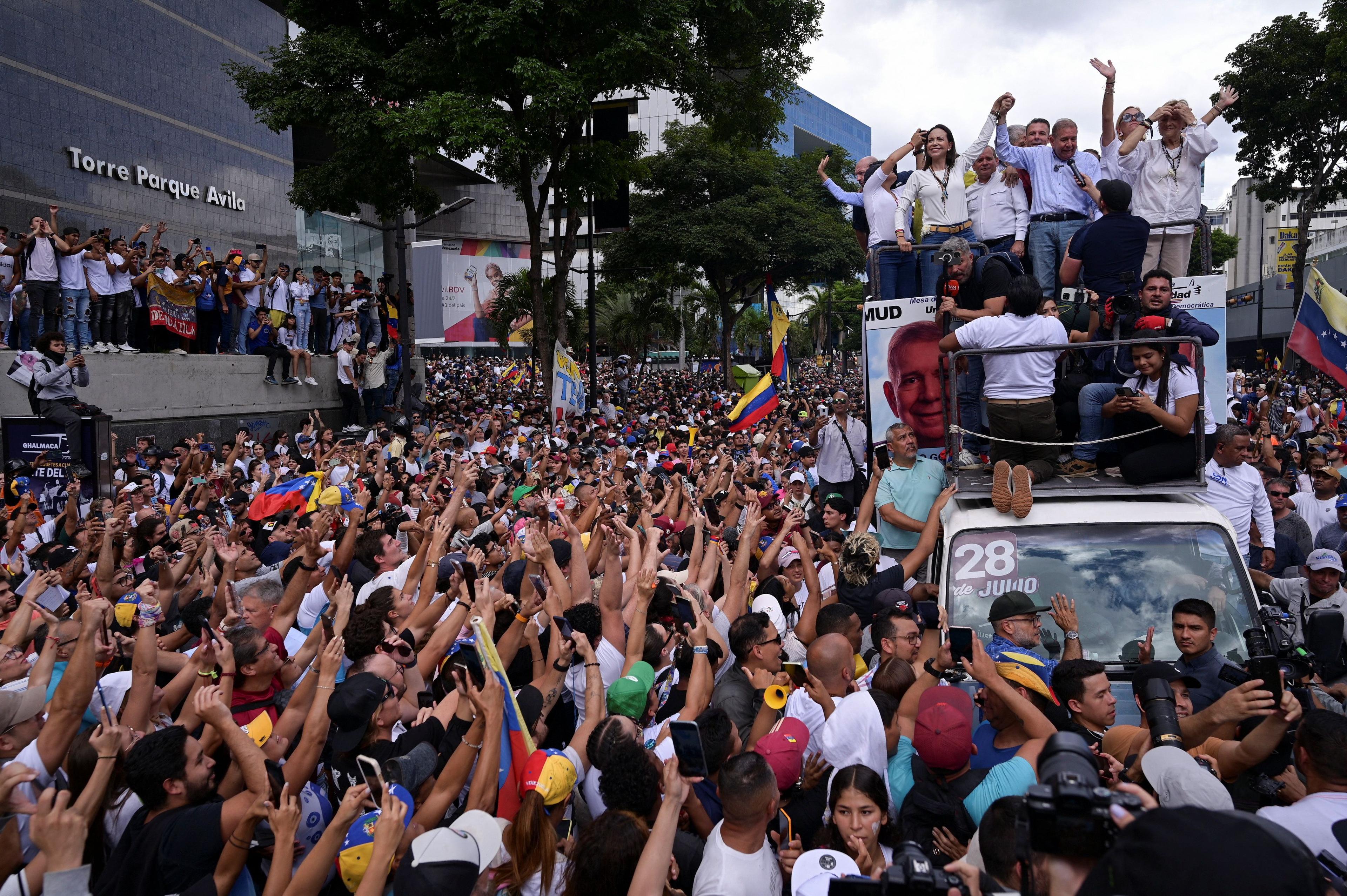  Manifestantes se reúnen en respaldo a Edmundo González y María Corina Machado, y para protestar por los resultados electorales que otorgaron un supuesto tercer mandato a Nicolás Maduro (Caracas, Venezuela, el 30 de julio de 2024). REUTERS/Gaby Ora. 