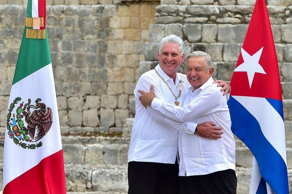 El presidente de México Andrés M. López Obrador otorgó al gobernante cubano, Miguel Diaz-Canel, la condecoración de la Orden del Águila Azteca. Foto: Presidencia de México. Febrero/2023
