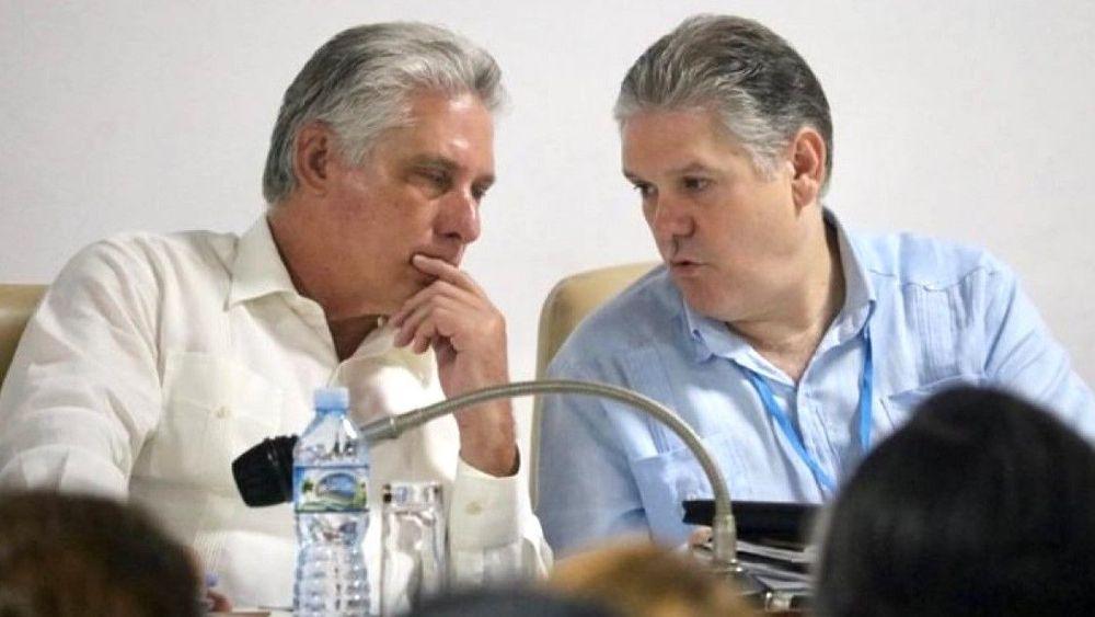 Gobernante Miguel Díaz-Canel y el ex primer ministro, Alejandro, en una sesión de la Asamblea Nacional de Cuba (Foto: Cubadebate/Archivo)
