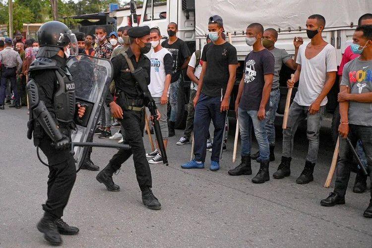 Fuerzas de seguridad del régimen cubano en el municipio de Arroyo Naranjo, La Habana (Yamil Lage/AFP) Archivo